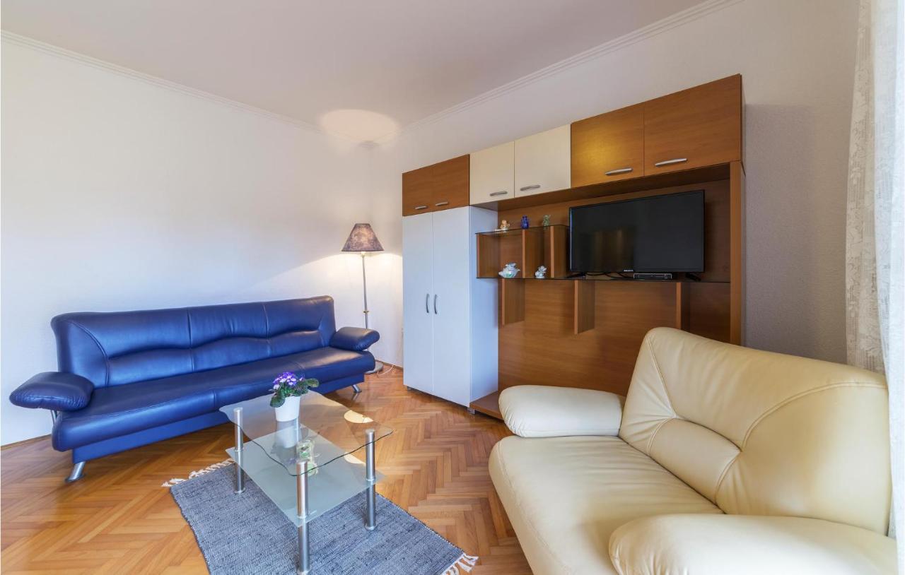 Stunning In With Kitchen * Umag
